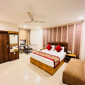The Crown Near Taj Mahal & Restaurant Agra (Uttar Pradesh)