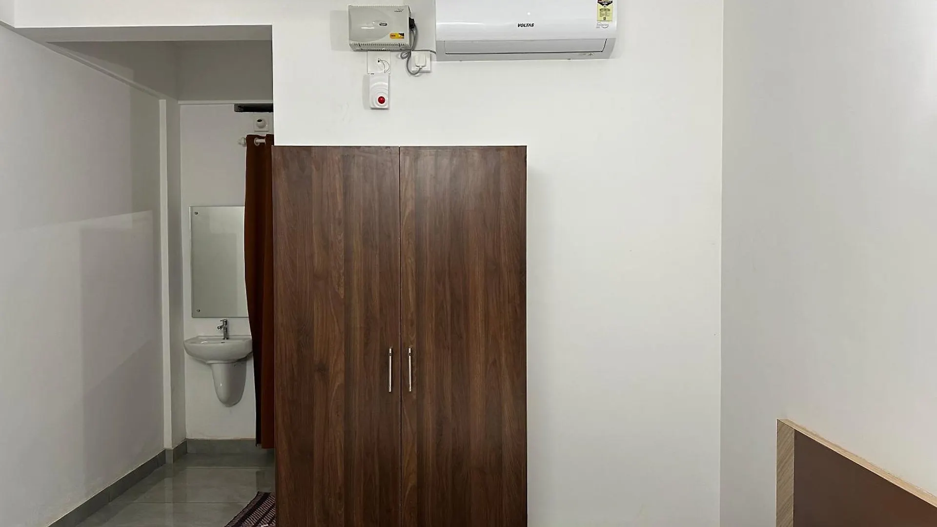 Jayalakshmi Residency Hotel Vaduvanchal Inn